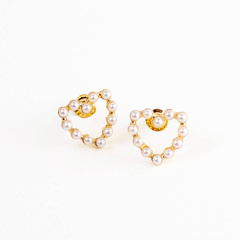 Heart Pearl Stud Earrings   White/Gold   .5"