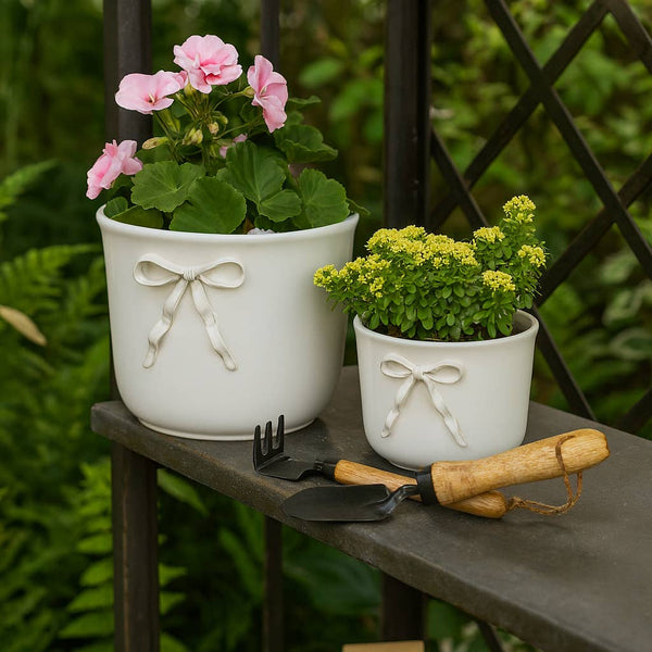 Planter White Ceramic Pretty Bow