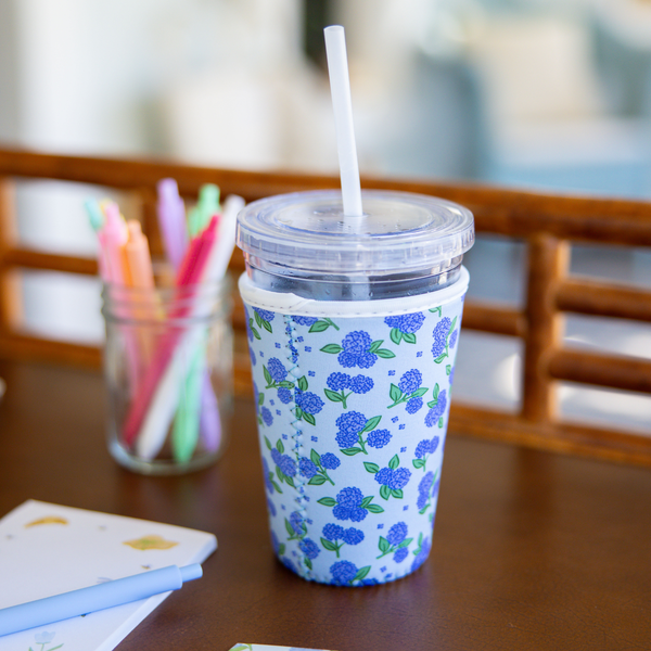 Blue Hydrangeas | Reusable Coffee Sleeve: Medium (20-24oz)