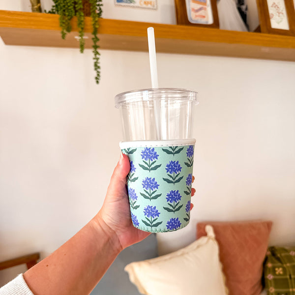 Nantucket Spring Hydrangeas | Iced Coffee Sleeve : Medium