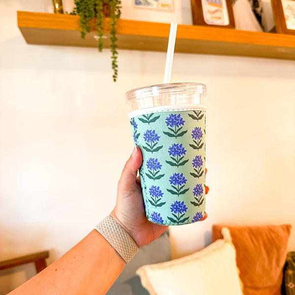 Nantucket Spring Hydrangeas | Iced Coffee Sleeve : Medium