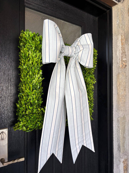 Summers in the Hamptons Bow