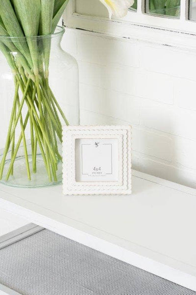 White Scallop 4x4 Picture Frame