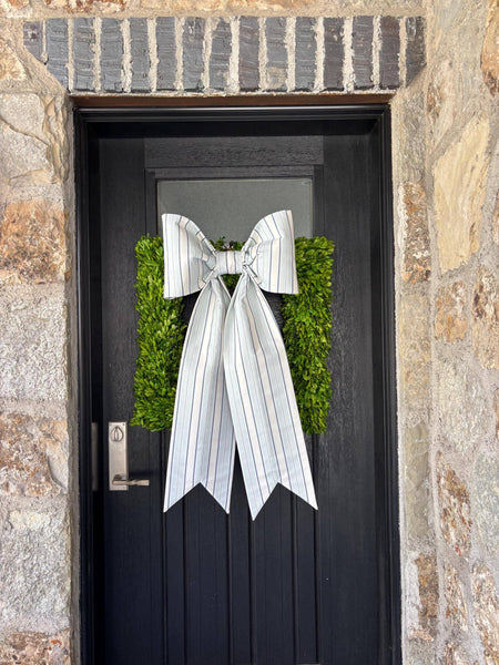 Summers in the Hamptons Bow