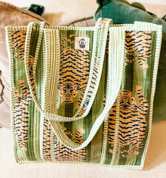 Sage Eye of The Tiger | Regular Quilted Tote Bag 