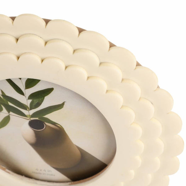 Photo Frame - Ivory Resin Round Casual Scalloped, 4x4 in.