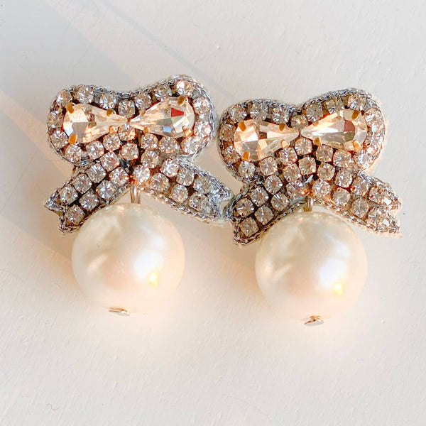 Collette Bow & Pearl Earrings