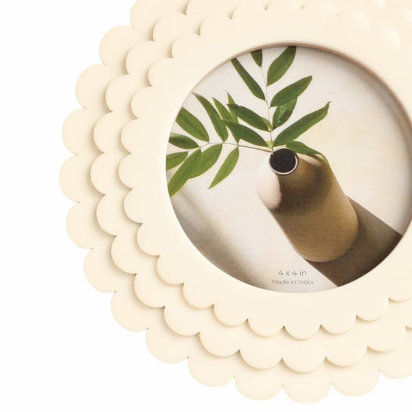 Photo Frame - Ivory Resin Round Casual Scalloped, 4x4 in.
