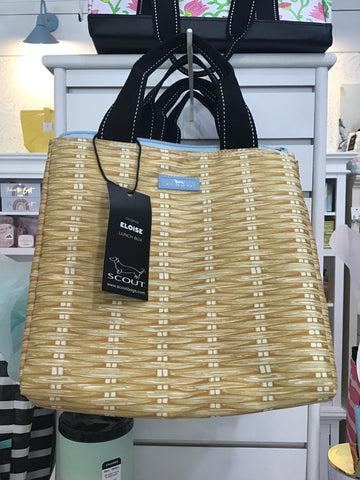 Scout Eloise in Al Fresco