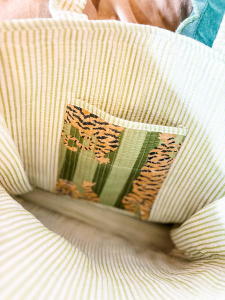 Sage Eye of The Tiger | Regular Quilted Tote Bag 