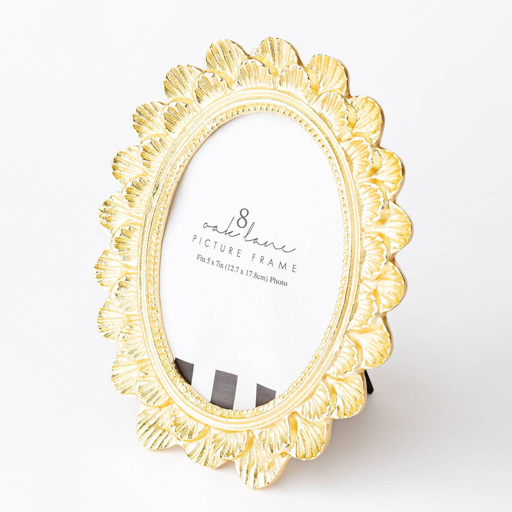 8 Oak Lane Scalloped Picture Frame