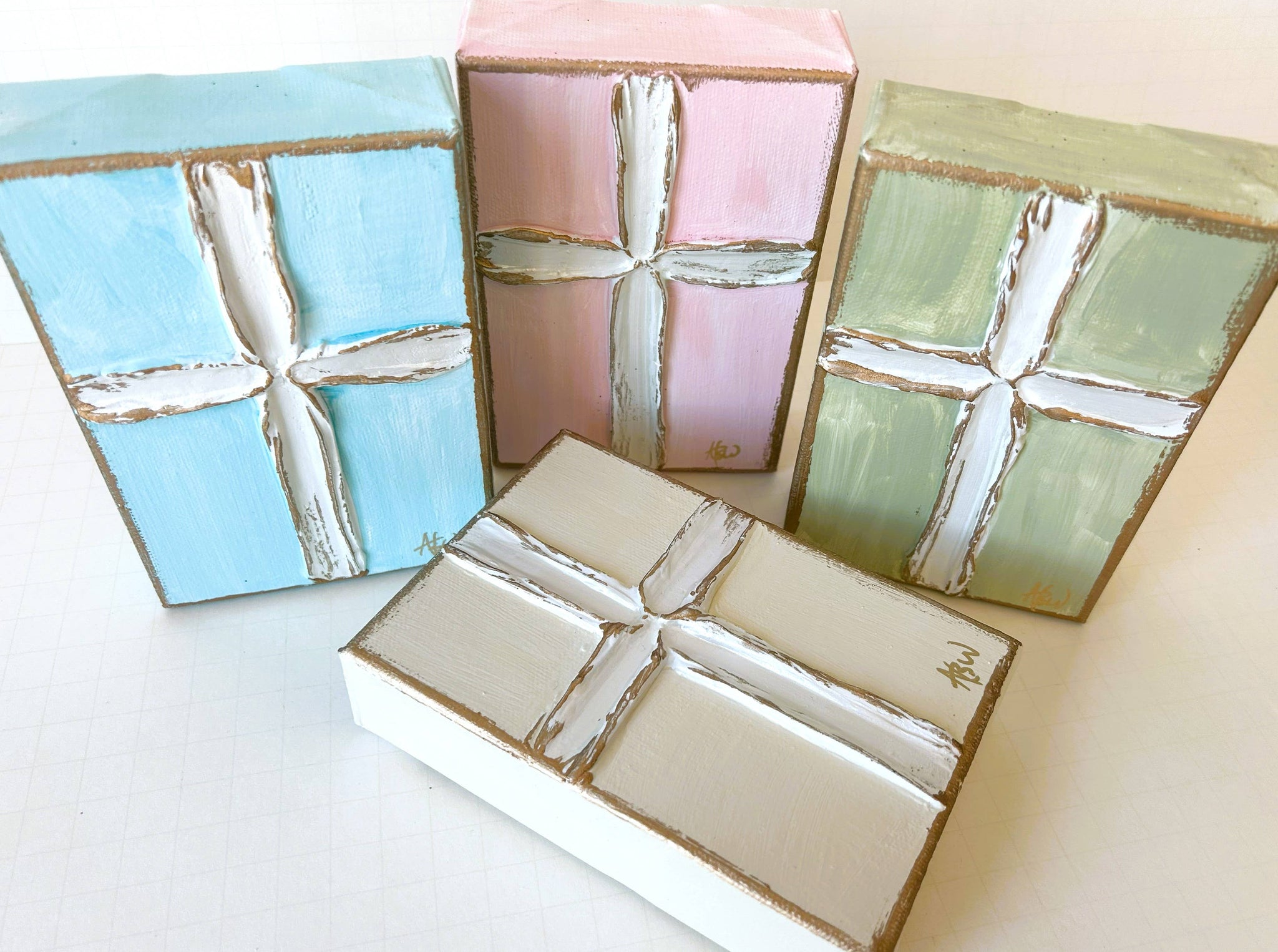 Pearl Cross Cream / 4x6 wood block