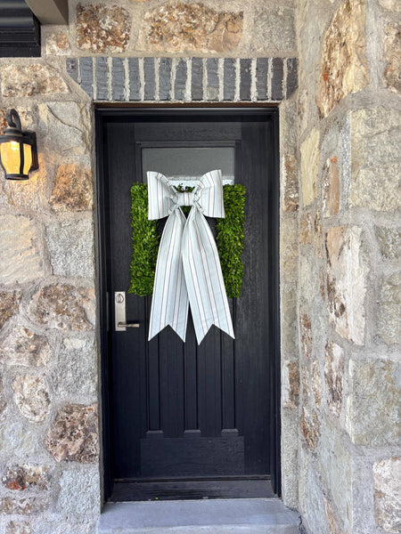 Summers in the Hamptons Bow
