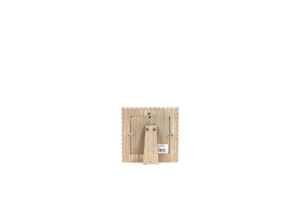 11847 - 6x6x1 wood photo frame (SCALLOP) ntrl/wh (4x4) pic