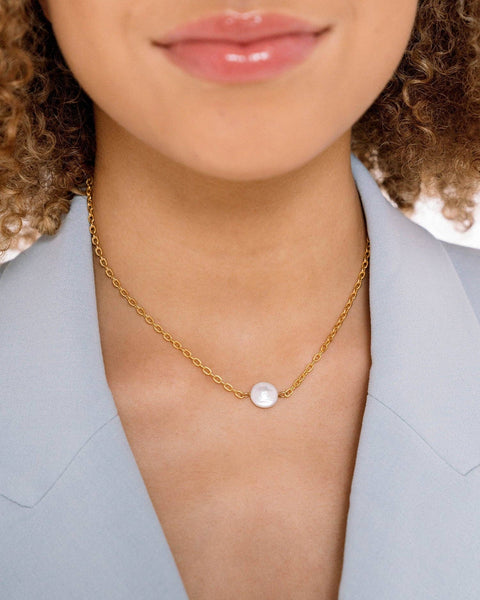 Dainty Pearl Necklace: Gold