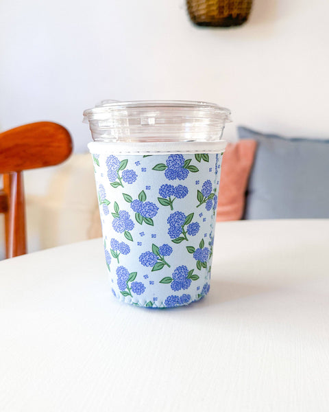 Blue Hydrangeas | Reusable Coffee Sleeve: Medium (20-24oz)