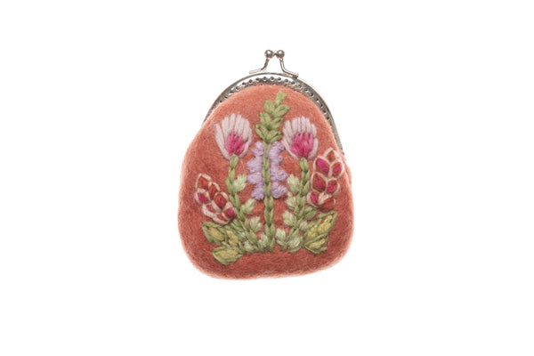 Meadow Clasp Pouch: Peach