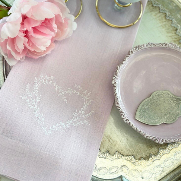 Vineyard Heart Linen Towel: White (Green)