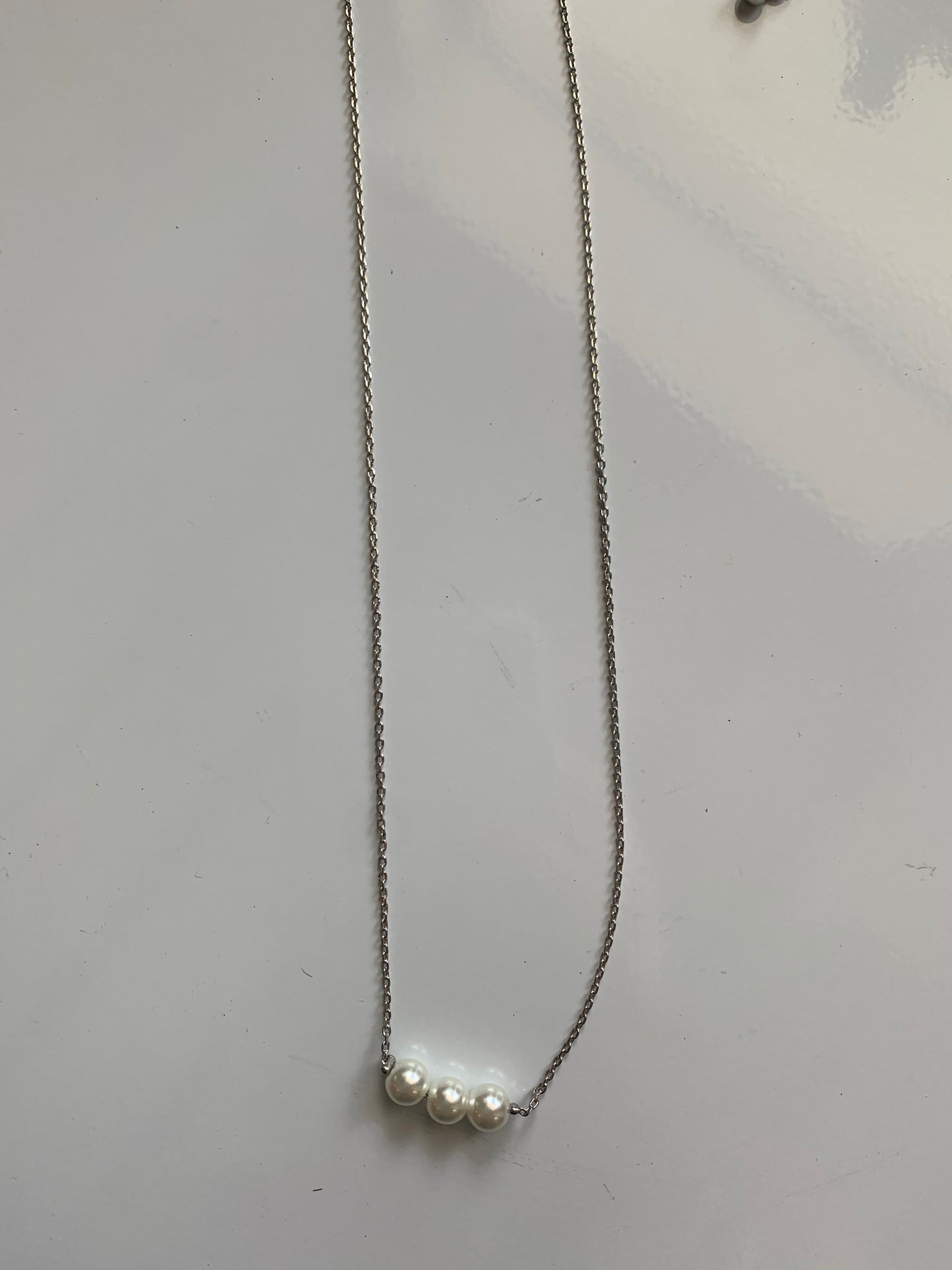 Silver 3 pearl necklace