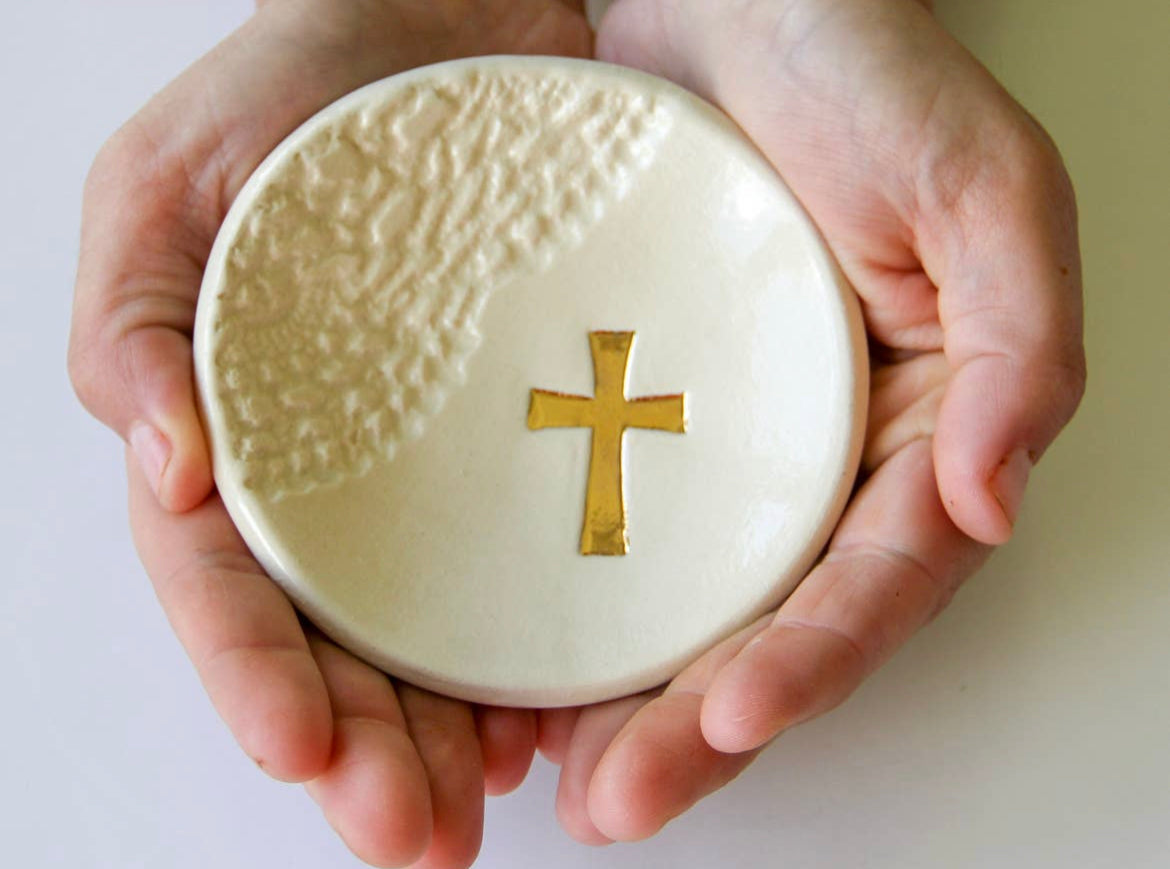 Cross pottery ring dish (Ivory)