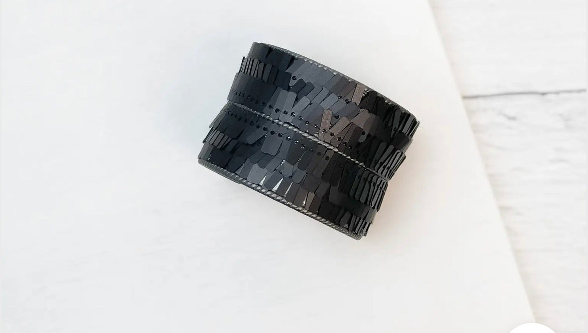 Black sequins cliff bracelet