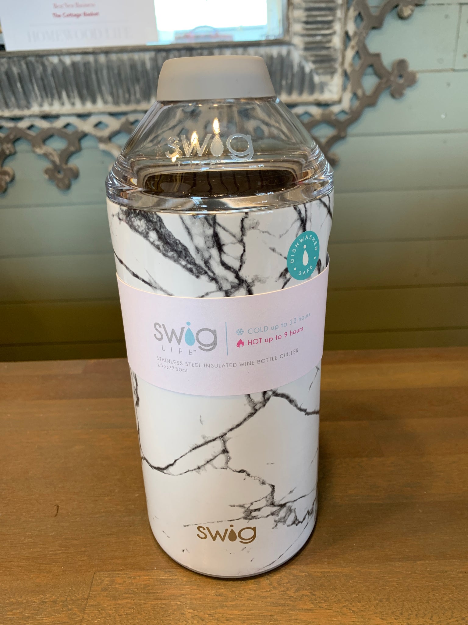 Swig marble wine insulator