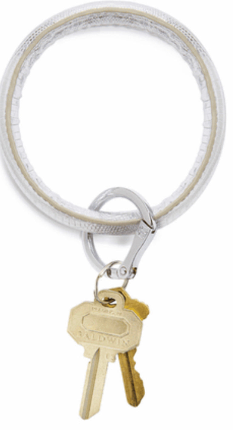 Leather Oventure white snakeskin key ring