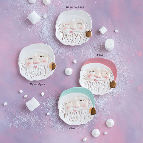Cream Eyes Closed Papa Noel Cookie PlAte