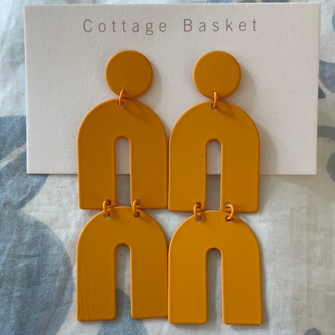 Mustard metal earrings