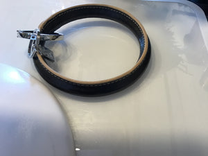 Leather oventure tan stripe key ring
