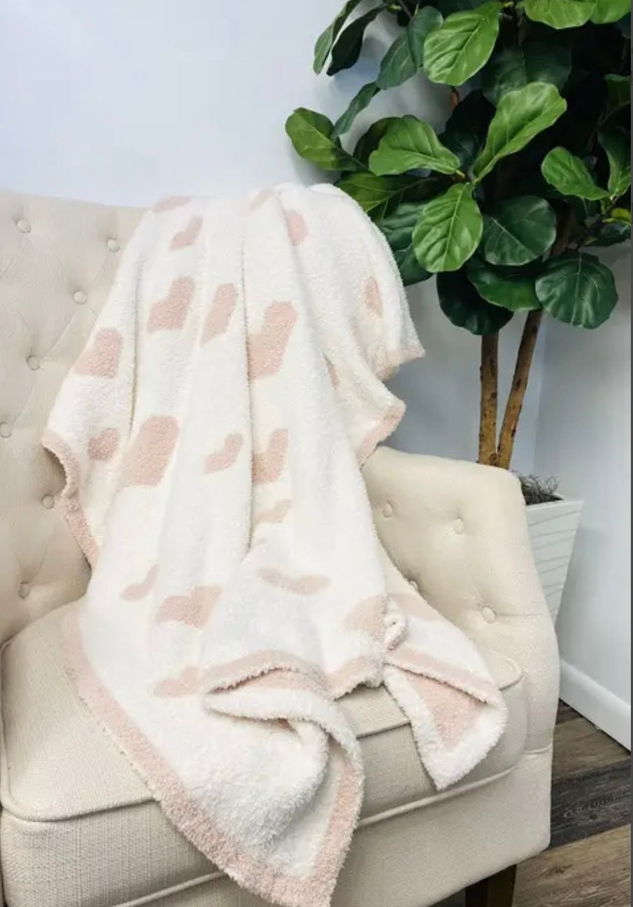 Microfiber Blush with White Hearts Throw