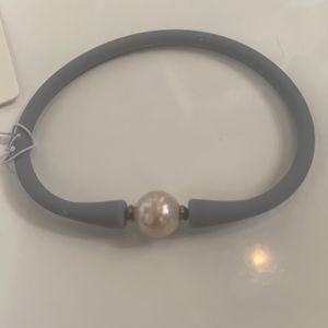 Grey pearl silicone bracelet
