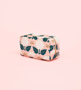 The Cottage Basket Dopp Kit