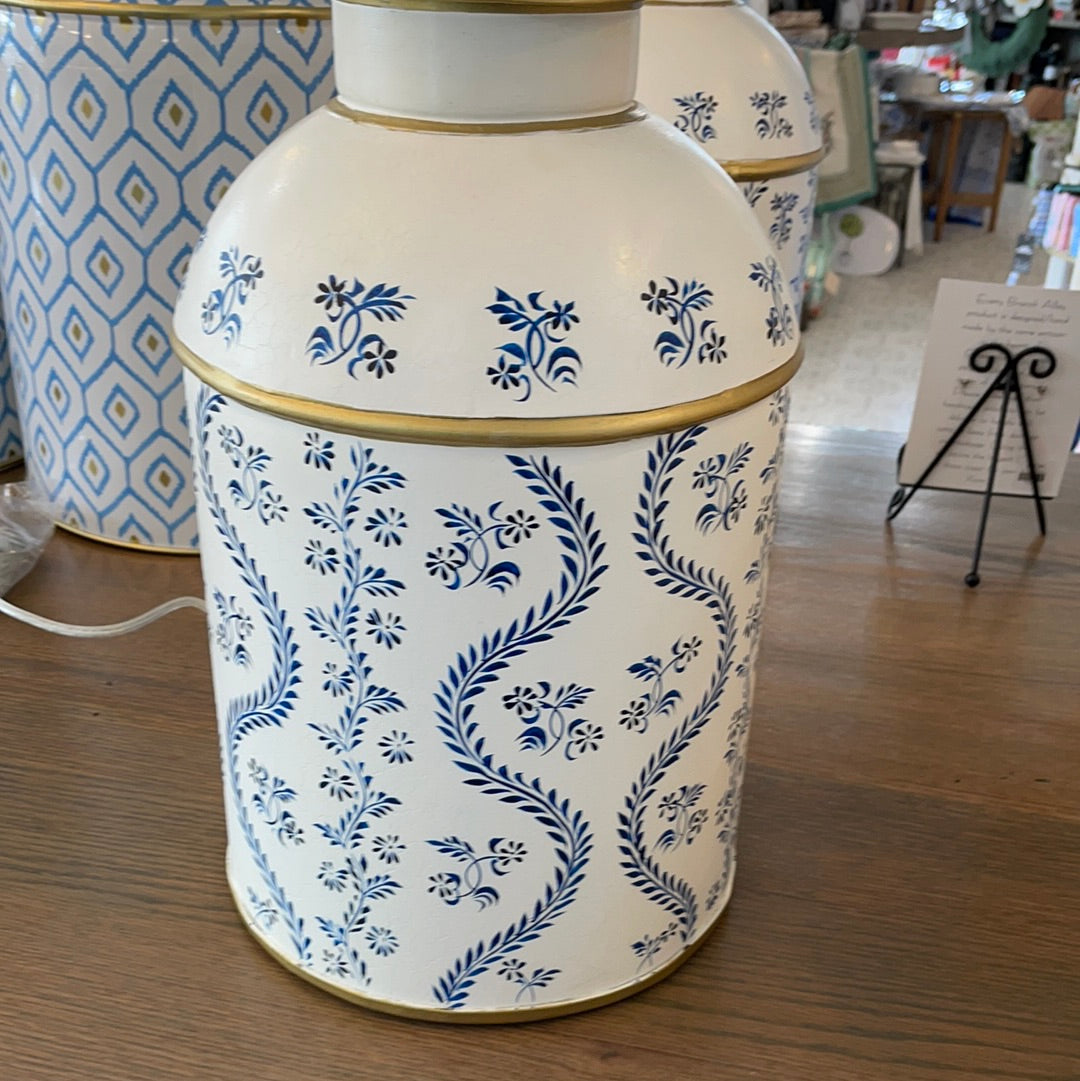 White/blue trellis Tin lamp