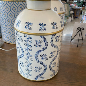 White/blue trellis Tin lamp