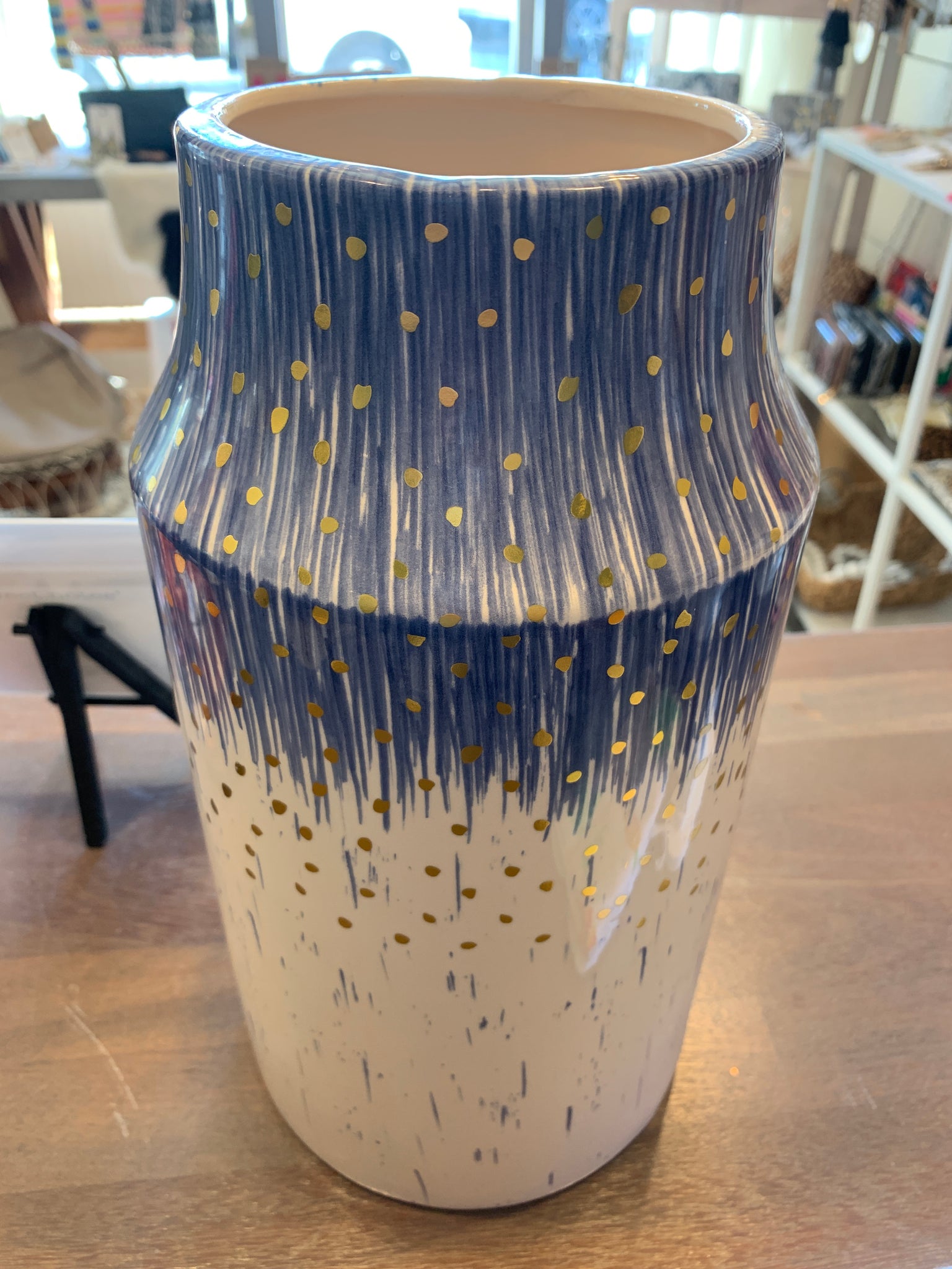 Vase with gold dots painted